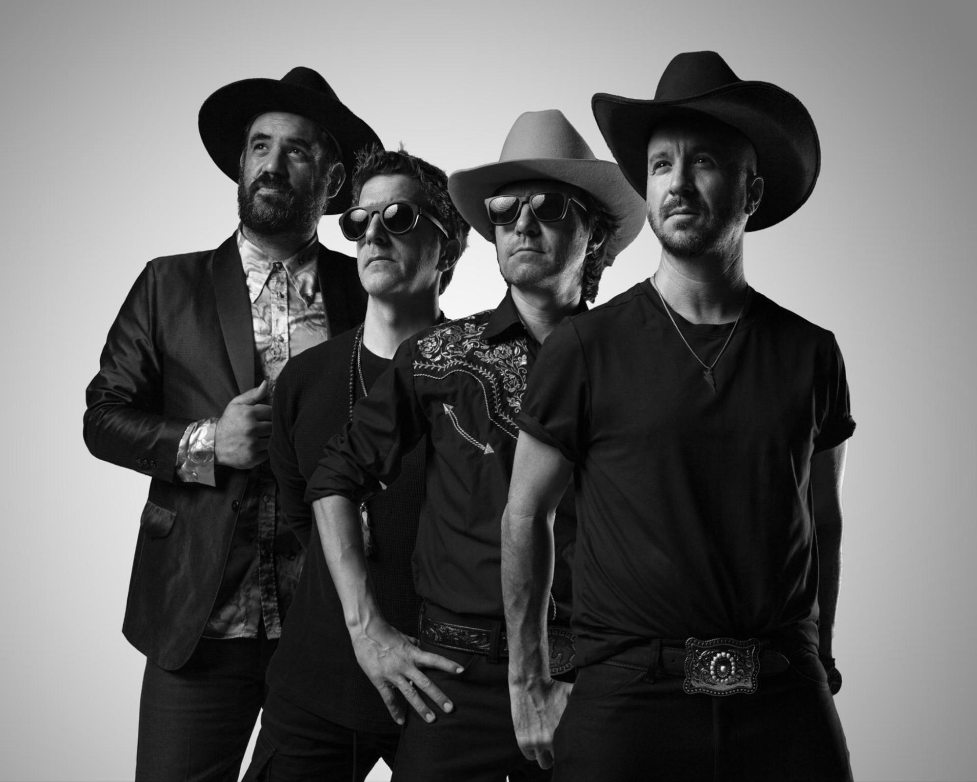 Los Claxons, banda de pop rock mexicano con dos nominaciones al Latin Grammy, en el roster de La Onda Media